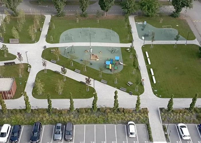 Luxurious Brand New Free Parking