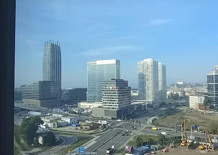 Διαμέρισμα Luxurious Brand New Free Parking Μπρατισλάβα